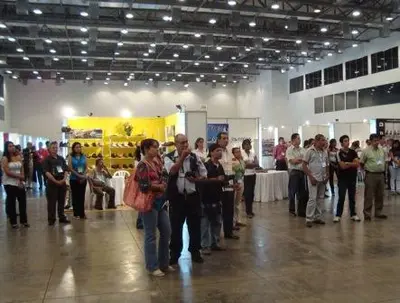 Reconocimientos a empresarios en inauguración de ‘Pacific Leather’