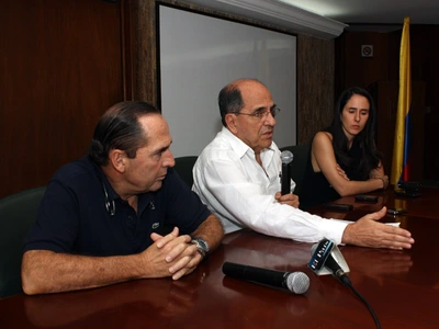 La Alcaldía de Cali adelanta soluciones a peticiones de los transportadores