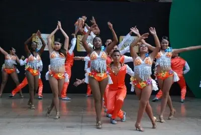 “Majestuosas eliminatorias en el primer día del Mundial de Salsa”