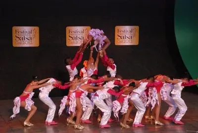 ‘El Mundialito’ de salsa hizo vibrar a 15 mil caleños: los niños le pusieron colorido al Festival Mundial