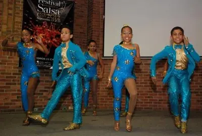 Sigue el Festival Mundial de Salsa con cine, música y talento de bailarines