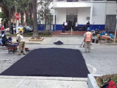 Instalan reductores en zona de riesgo por accidentes de tránsito
