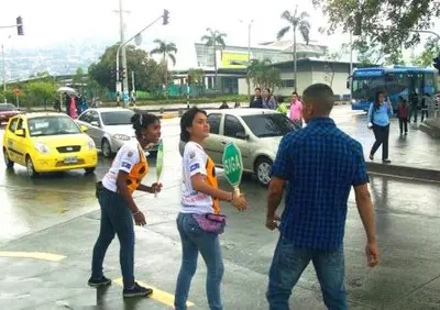 Jóvenes, multiplicadores de cultura ciudadana en estación del MIO
