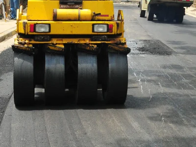 Pavimentación en el puente vehicular de la cra. 70 con Autopista Suroriental