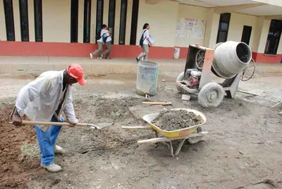 Obras en instituciones públicas beneficiarán a 12.050 menores en Cali: ya se culminaron en la mitad de los planteles programados