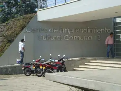 Primera muestra cultural y empresarial en el Centro Cultural de la Comuna 13