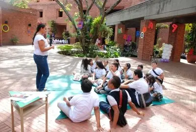 450 niños se divirtieron en el festival literario Librearte con Pombo