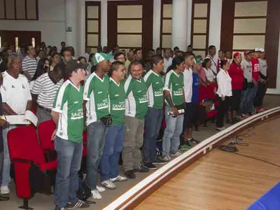 Barras del Cali y del América se la juegan por la convivencia en proyecto social