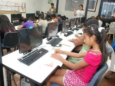 El libro fue protagonista de una fiesta en la ladera; jornada de lecto-escritura