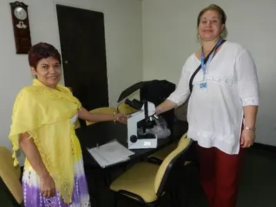La OIM dona equipo a la Secretaría de Salud de Cali para realizar diagnósticos de tuberculosis