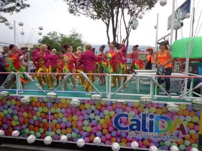 Los Juegos Mundiales, en jolgorio entre 1.300 bailarines