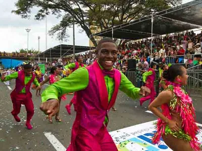 Con civismo, caleños disfrutaron el primer día de Feria y gozaron con boletas gratuitas