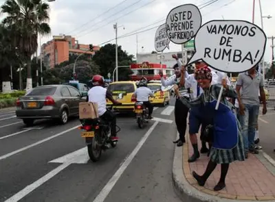 ‘Jovita’ y otros personajes del Cali Viejo, piden respetar normas de tránsito