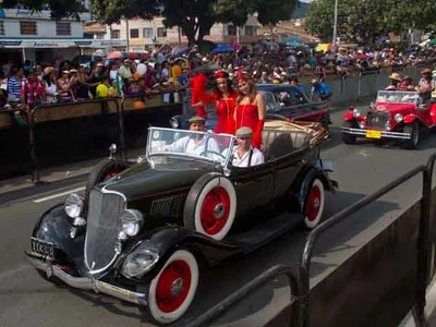 El Desfile de Autos Clásicos y Antiguos rodó sin tropiezos por el sur caleño