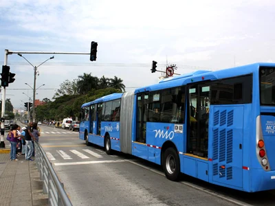 “Atentar contra el MIO no paga”: Metro Cali rechaza agresión contra patrullero de la Policía