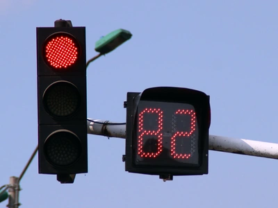 Semáforos con temporizadores para prevenir infracciones