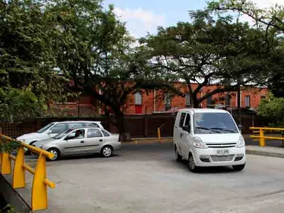 La Alcaldía reabre puente vehicular en la calle 52 con avenida 4N