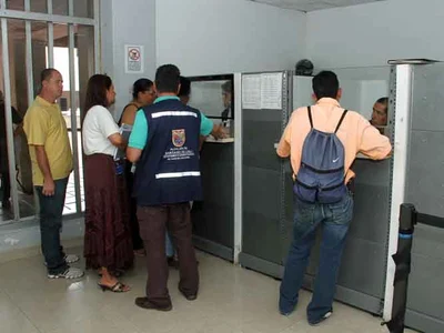 Horarios y lugares para pagos de impuestos y paz salvos