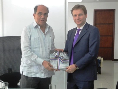 Embajador de Gran Bretaña analiza con la Alcaldía proyectos de desarrollo