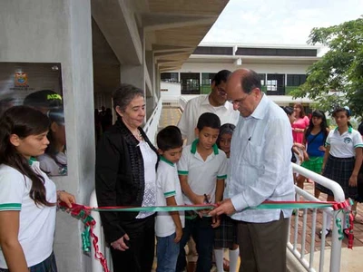 900 alumnos de Montebello estrenaron institución educativa
