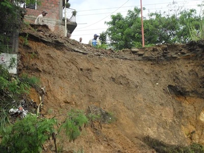 Medidas para prevenir emergencias por inundaciones y deslizamientos