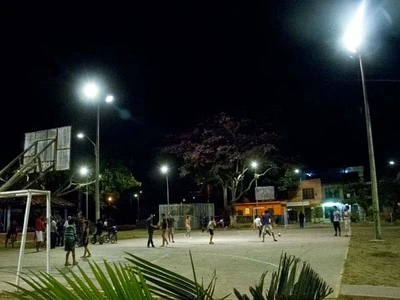 Más parques iluminados, cámaras de seguridad y controles a locales para la Comuna 15