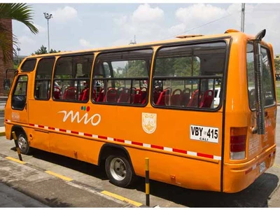 Este sábado empieza a operar la segunda ruta alimentadora con buses naranja