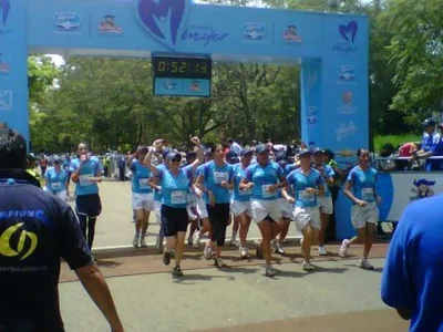 Las caleñas corren contra el cáncer
