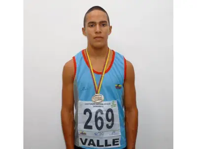 Oro en atletismo para estudiante de la institución educativa oficial Santo Tomas