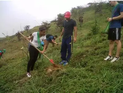 Durante el Día Mundial de la Biodiversidad, se sembraron 500 árboles en el Ecoparque Bataclán