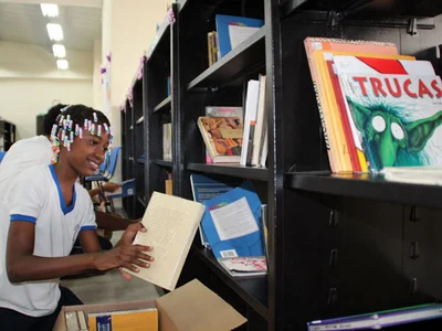 ‘Caravanas de Lectura’ llevarán 121 mil libros a colegios públicos; Comuna 21, primera beneficiada