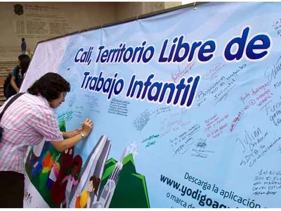 La ciudadanía firmó el pacto para ayudar a erradicar el trabajo infantil de Cali