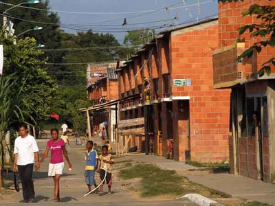 La Secretaría de Vivienda firmó convenio con Comfandi para construir 200 casas de interés social en Potrero Grande
