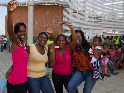 La Secretaría de Vivienda realizó el sorteo de 302 casas, donde familias de la Comuna 21 serán reubicadas