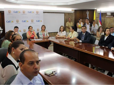 El Municipio motiva a más empresarios a hacer de Cali una ciudad más verde: 75 empresas ya apadrinan espacios en la ciudad