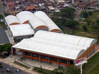 Está listo el dohyo, el recinto sagrado para los combates de sumo en el Coliseo Mariano Ramos