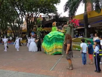 Campaña pedagógica del Dagma y Fanalca, presente en la inauguración de los Juegos Mundiales