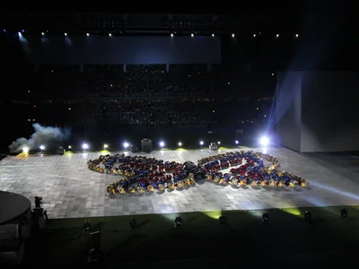 En la inauguración de los World Games, el estadio Pascual Guerrero se convirtió en un gigantesco escenario de artistas y acróbatas