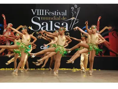 El teatro Los Cristales abrió el Festival Mundial de Salsa, con ‘El Mundialito’