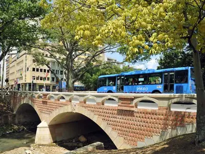 Se rehabilitó el Puente de la Cervecería; fue restaurado tras el impacto de un vehículo