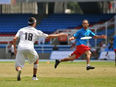 Pasión en el Pascual Guerrero por los partidos de ultimate
