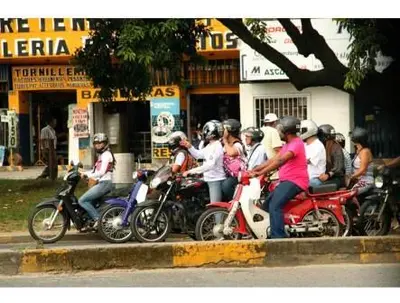 Este lunes rueda de prensa: Lanzamiento campaña para motociclistas “Seguro voy por la derecha”