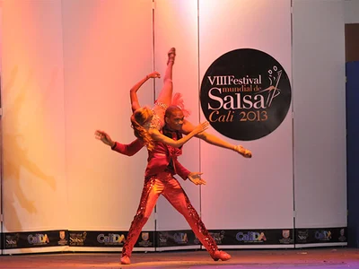 El  Festival  Mundial  de Salsa de  Cali, una vitrina comercial para escuelas y bailarines