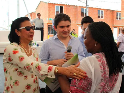 Ministro entregó 228 casas gratuitas en Llano Verde