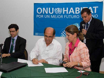 Alcalde de Cali firma declaración para integración urbana regional en Encuentro de Planificación Metropolitana