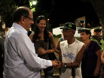 Vecinos de la comuna 6 vuelven a apropiarse de sus parques y zonas verdes con nueva iluminación