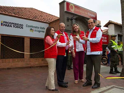 Nuevo centro de empleo brinda oportunidad de trabajo a los caleños