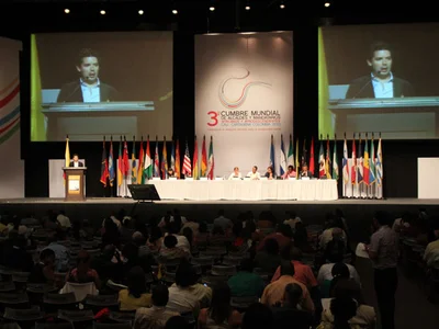Asambleístas ecuatorianos muestran logros en la Cumbre Afro