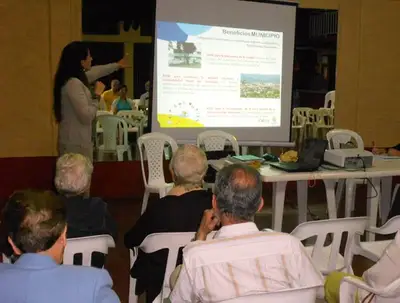 Sigue socialización del Censo Inmobiliario en las comunas 5, 10 y 19