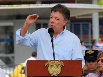 Con recursos y equipos, presidente Santos apoya labor de Alcaldía